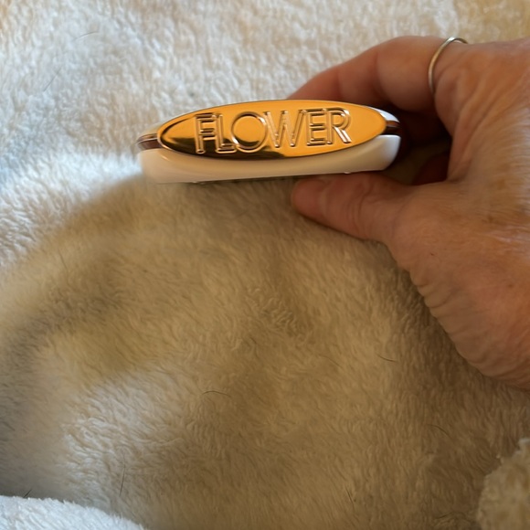 Flower petal play eyeshadow - Picture 4 of 4